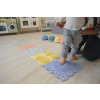 Orthopädische Puzzlematten als Barfußpfad für Kinder