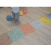 Orthopädische Puzzlematten als Barfußpfad für Kinder
