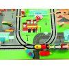 Eisenbahn für Kinder mit Häusern, Bäumen und Stadtzubehör