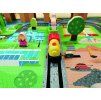 Batteriebetriebene Spielzeuglokomotive mit Waggons und Schienen